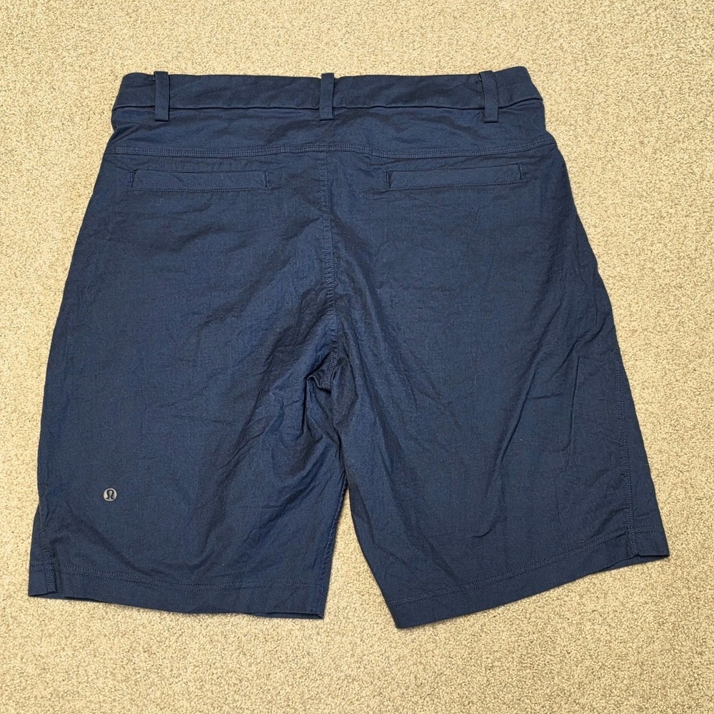 Lululemon Men's Casual Golf Shorts Blue Stretch Lightweight Size 36 Preppy - Picture 3 of 7
